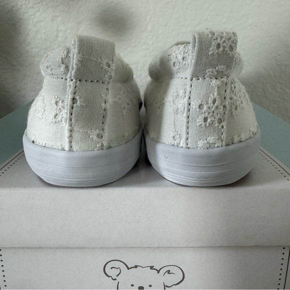 Koala Kids White Eyelet Lace Slip On Sneaker Shoes-New In box-Toddler Girls Sz 8 - Picture 4 of 7